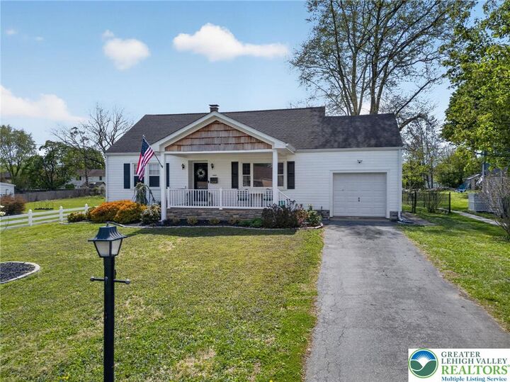 Property Photo:  1409 Blair Street  PA 18045 