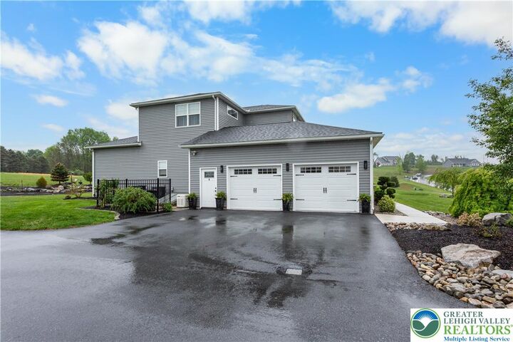 Property Photo:  1367 Colony Lane  PA 18072 