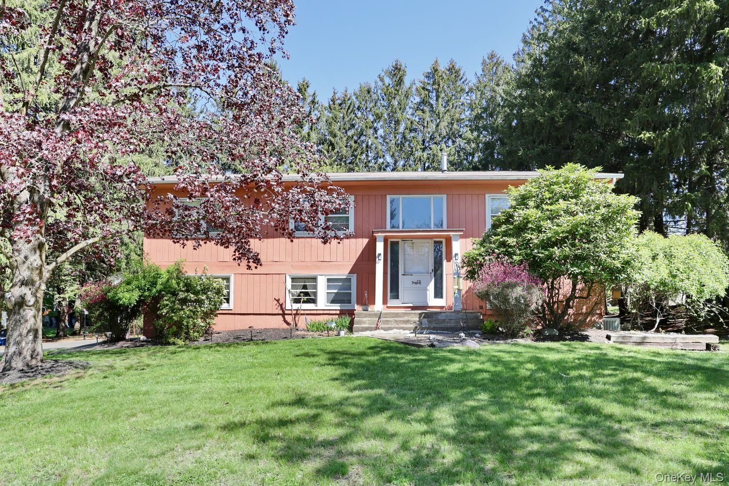 Property Photo:  4 Crabapple Court  NY 10952 