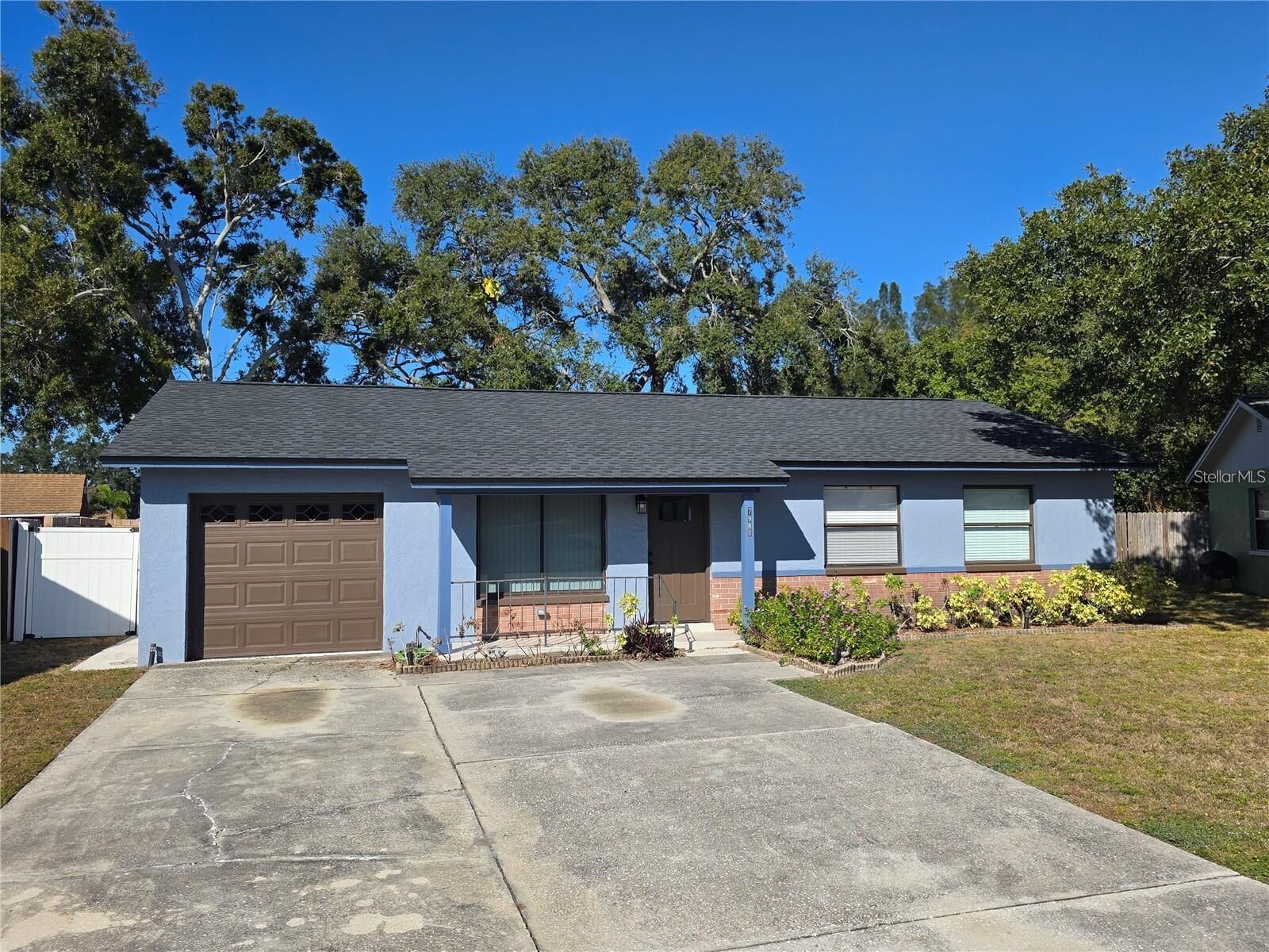 Property Photo:  7981 Smoketree Court  FL 33773 