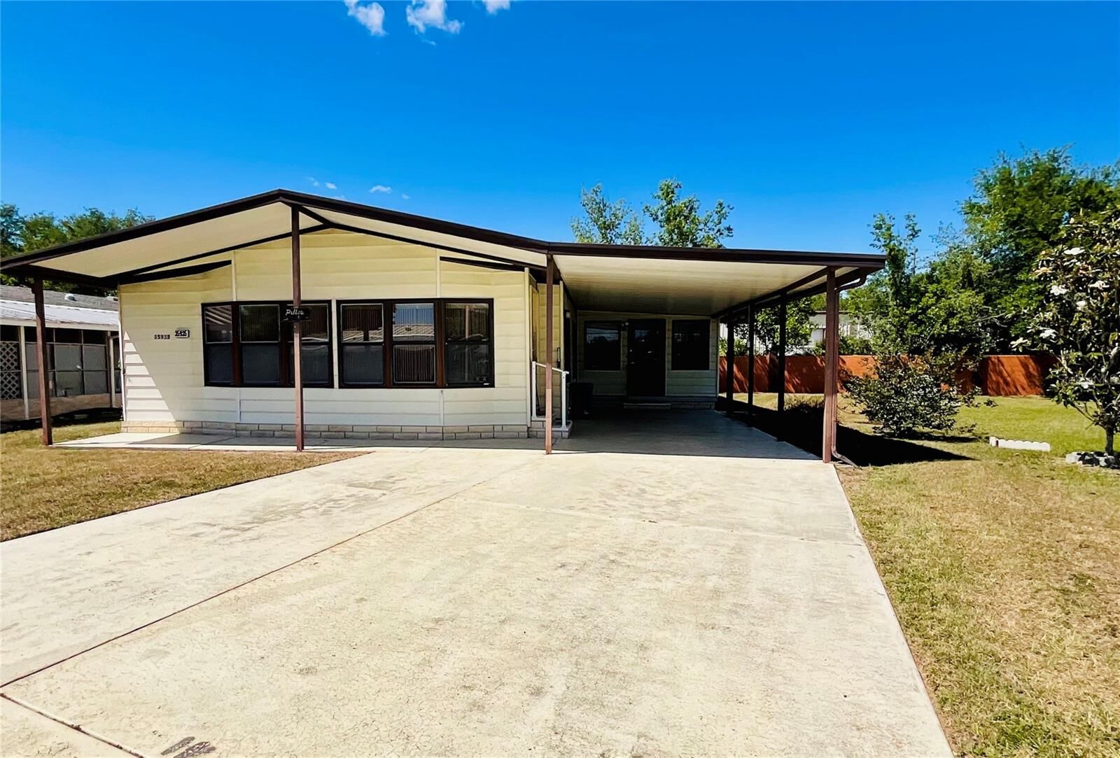 Property Photo:  35935 Tanda Circle  FL 33541 