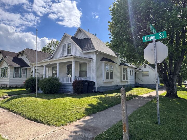Property Photo: 1128 Union Street IN 47201