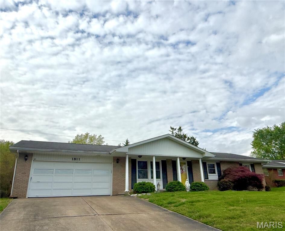 Property Photo:  1811 Lawanda Drive  MO 63701 