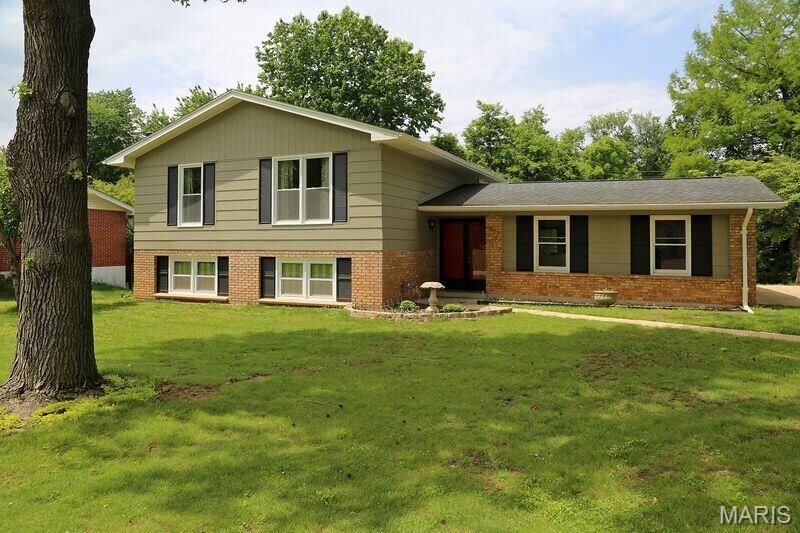 Property Photo:  111 Green Acres Road  MO 63137 