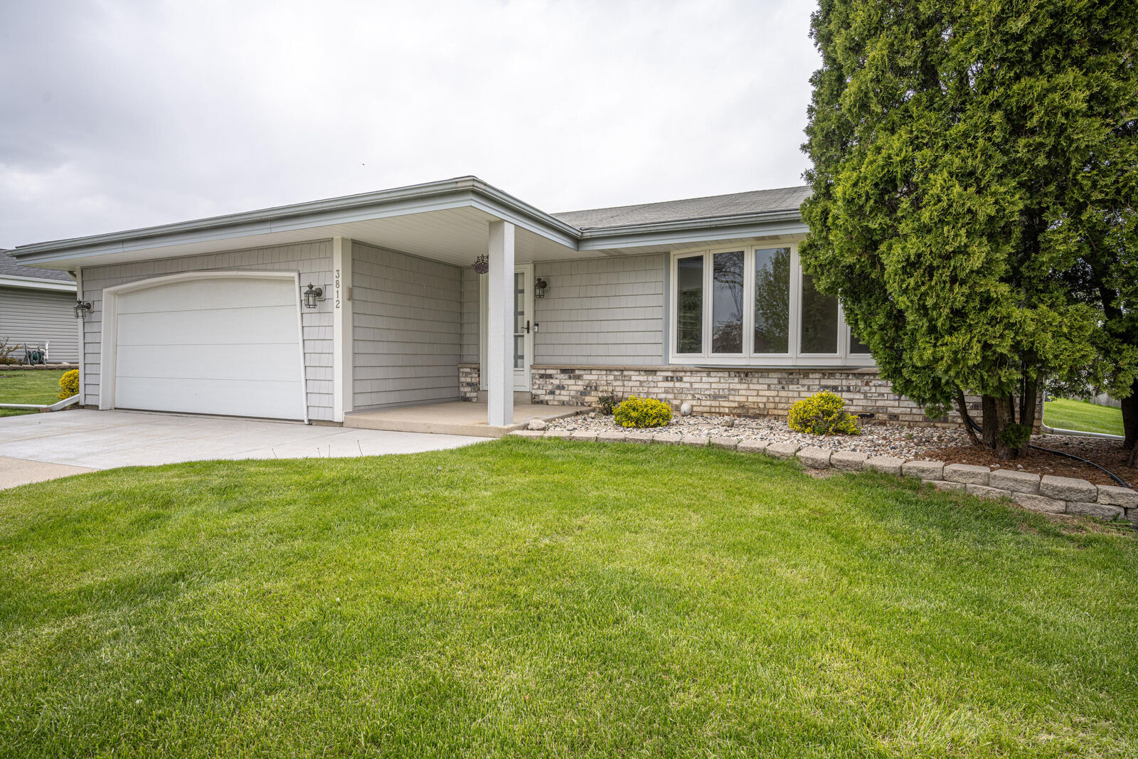 Property Photo: 3812 W Jodi Pl WI 53132