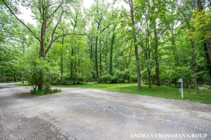 Property Photo: 7032 Glenn Oaks Drive MI 49090