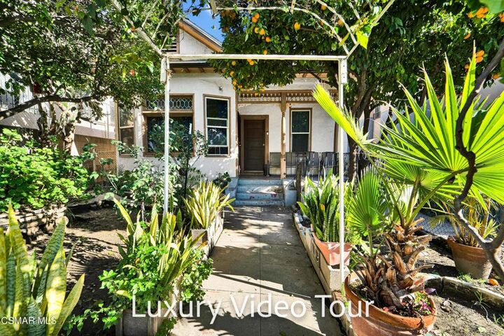 Property Photo:  638 N Bunker Hill Avenue  CA 90012 