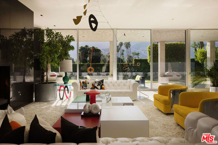 Property Photo:  1255 E Via Estrella  CA 92264 