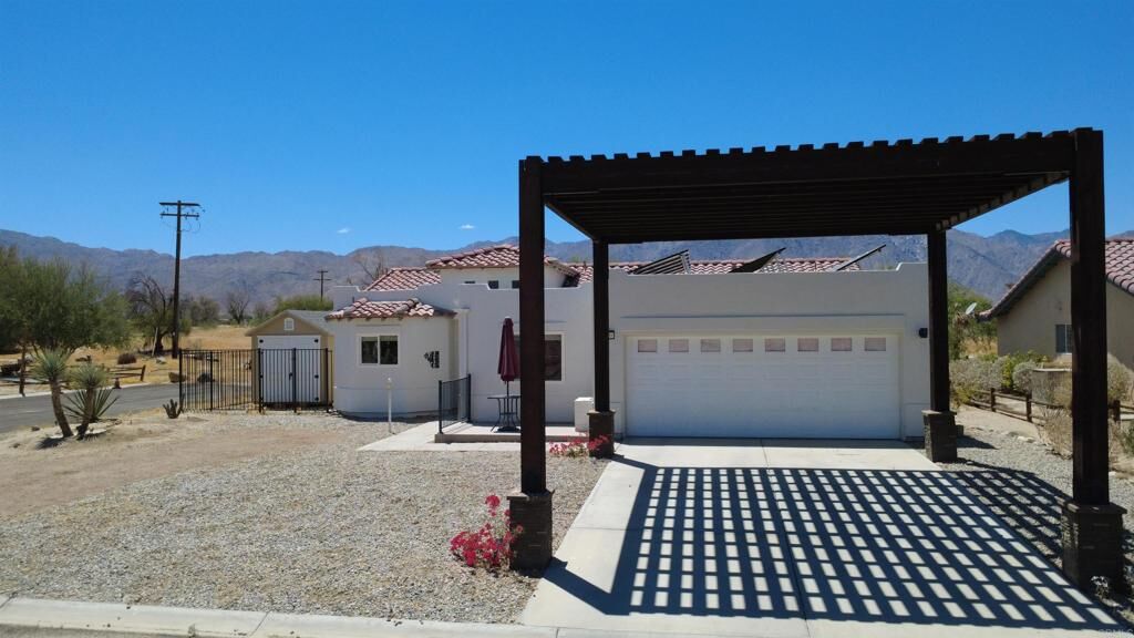 Property Photo:  2830 Back Nine Dr  CA 92004 