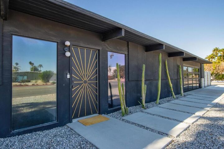 Property Photo:  697 N Farrell Drive  CA 92262 