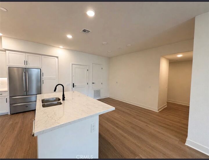 Property Photo:  414 Main St Unit 210  CA 92648 