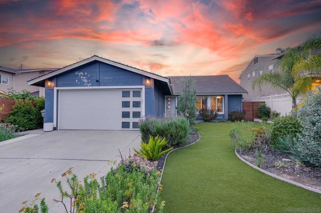 Property Photo:  