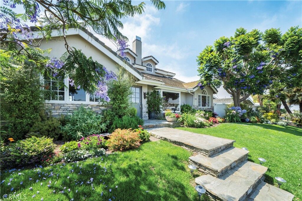 Property Photo:  332 Holmwood Drive  CA 92663 