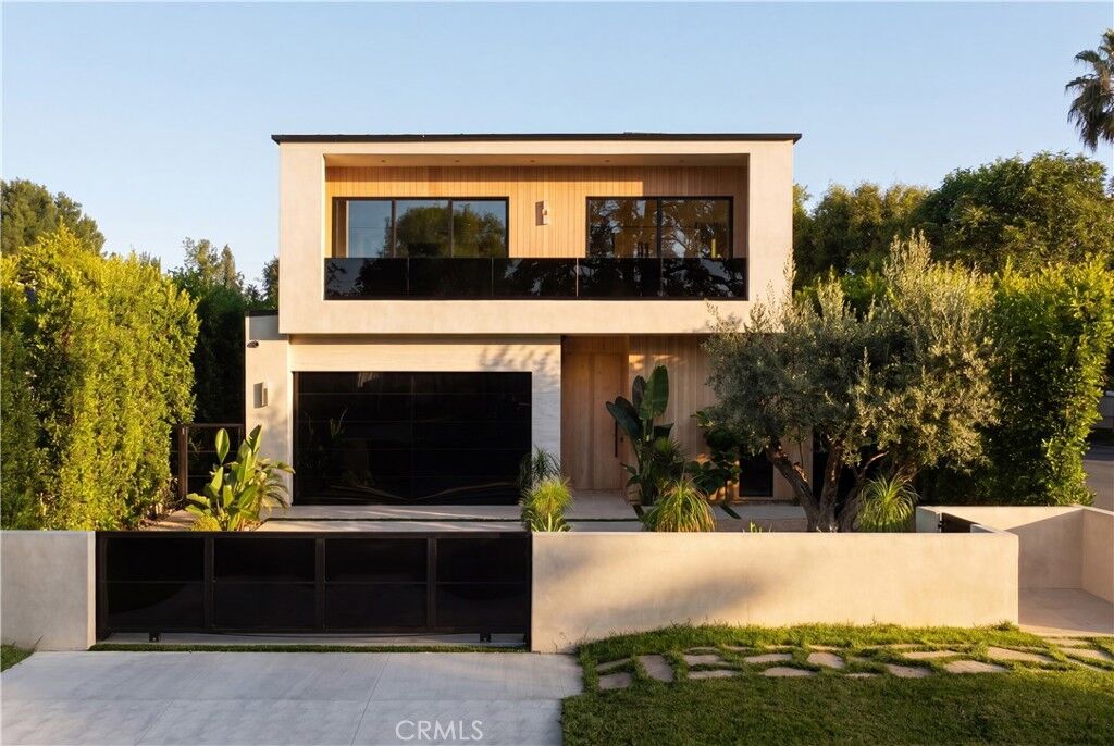 Property Photo: 14758 Morrison Street CA 91403