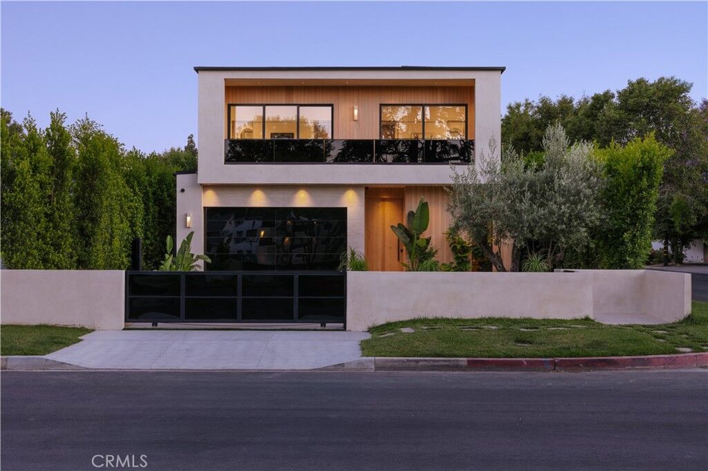 Property Photo:  14758 Morrison Street  CA 91403 