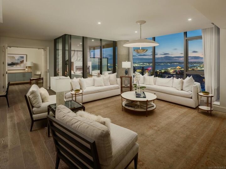 Property Photo:  