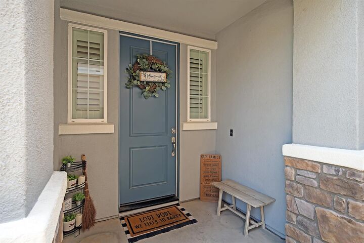 Property Photo:  1817 Glenmark Way  CA 95747 
