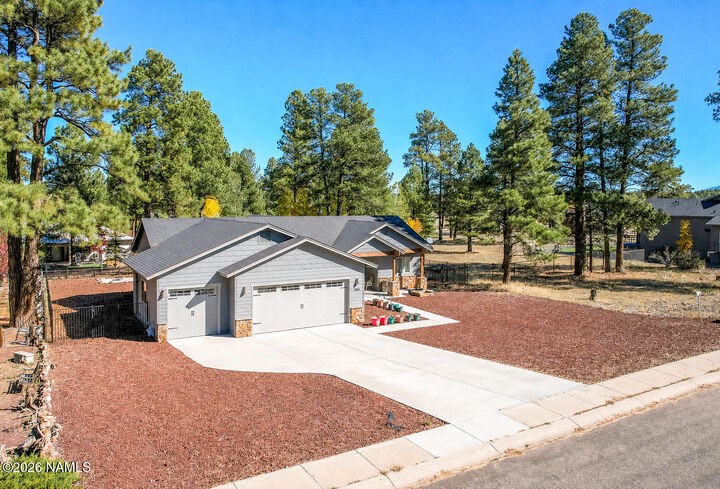 Property Photo:  2868 W Highland Meadows Drive  AZ 86046 
