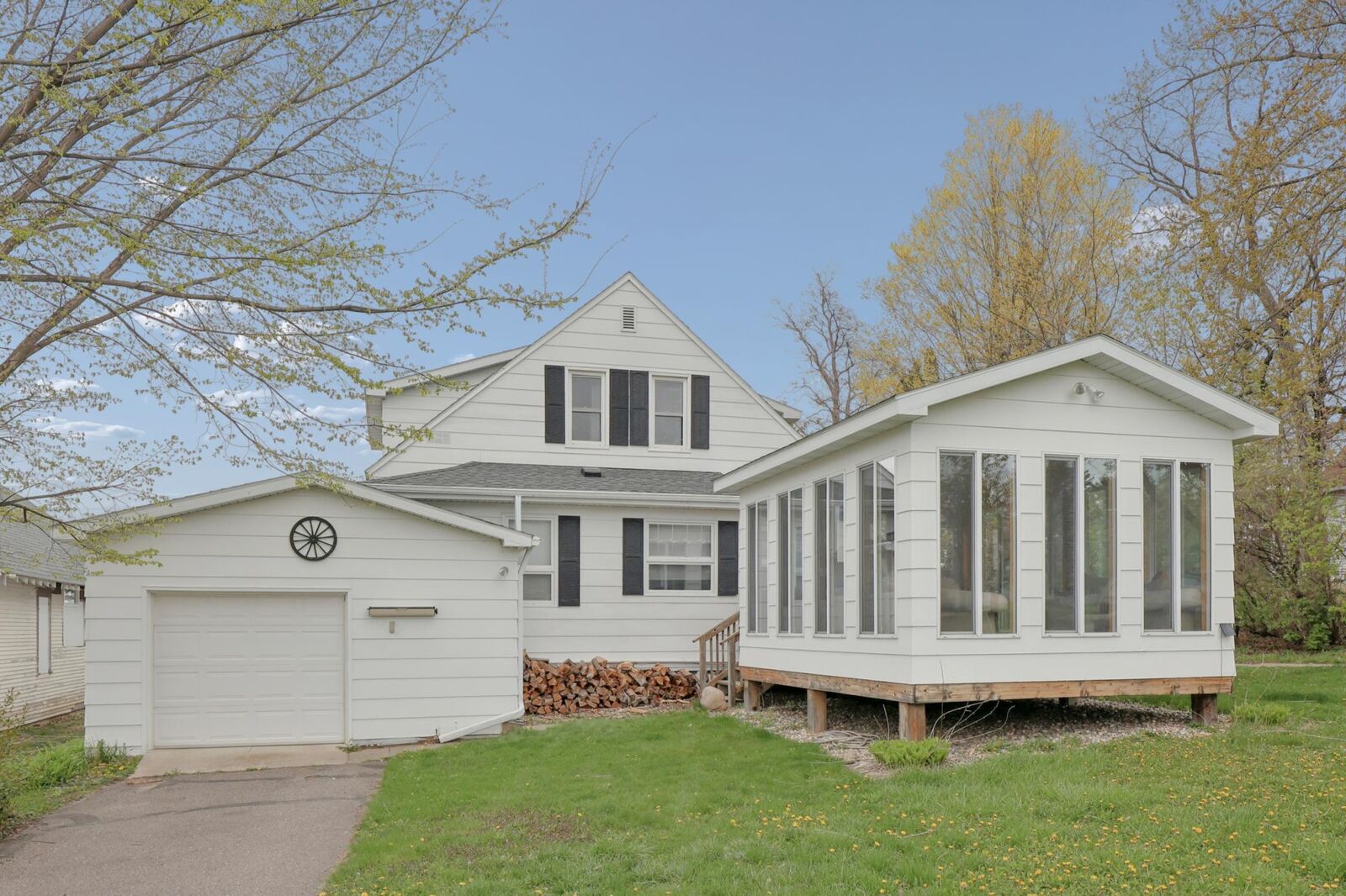Property Photo:  240 Washington Street  MN 56340 