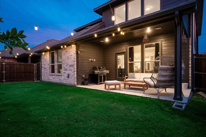 Property Photo:  113 Camelia Street  TX 75043 