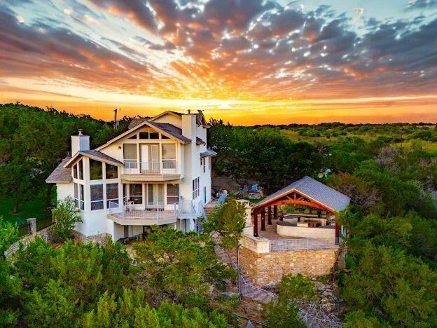 Property Photo:  1003 Oak Hill Lane  TX 76449 