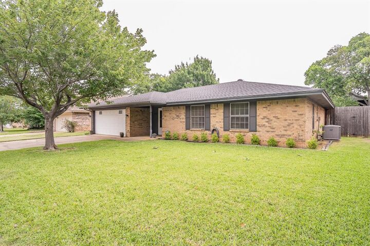 Property Photo:  500 Emerson Drive  TX 76039 