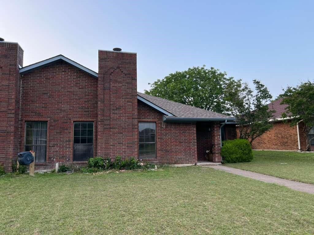 Property Photo:  511 Amber Lane  TX 75115 