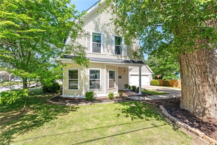 Property Photo: 301 NW B Street AR 72712
