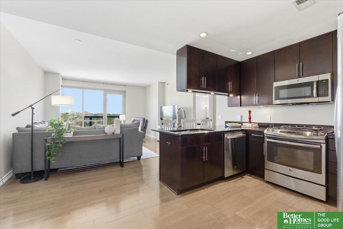Property Photo:  3201 Dodge Court 5507  NE 68131 