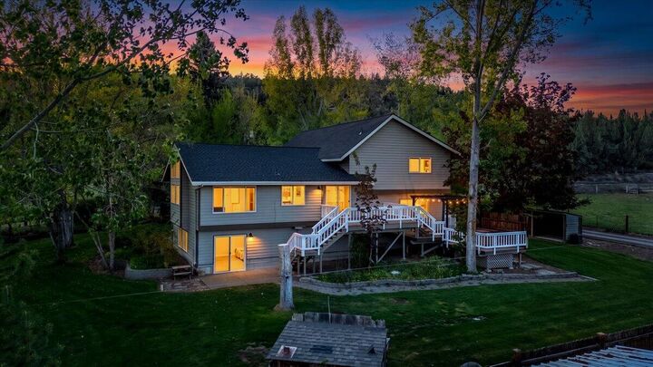 Property Photo: 1176 NE Barnes Road OR 97754