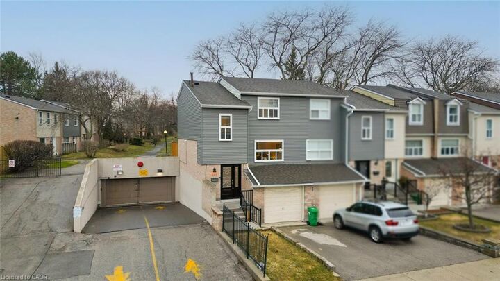 Property Photo:  1050 Shawnmarr Road 145  ON L5H 3V1 