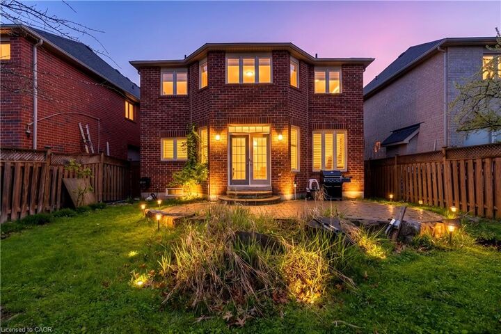 Property Photo:  3377 Destination Drive  ON L5M 7W6 