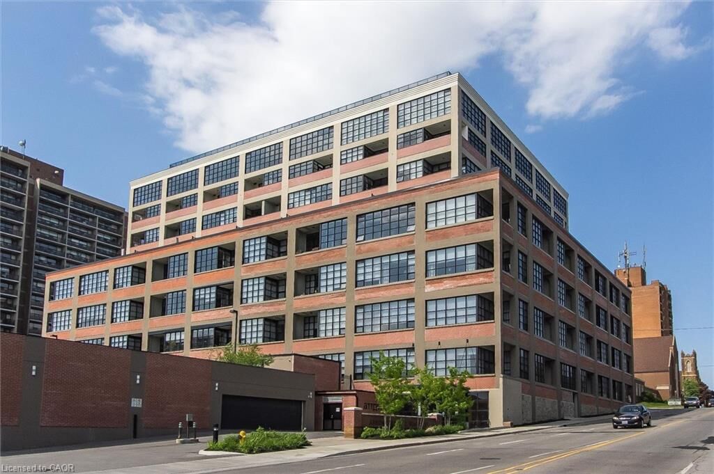 Property Photo:  112 Benton Street S 317  ON N2G 3H6 
