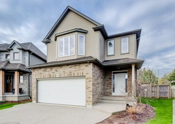 Property Photo:  331 Westpark Crescent Upper  ON N2T 3A2 