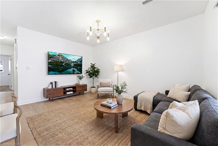 Property Photo:  205 West Oak Trail 42  ON N2R 0R9 