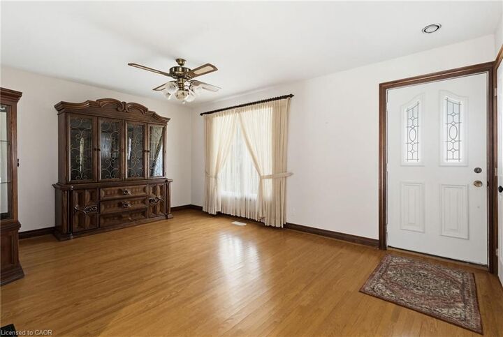 Property Photo:  84 Homeside Avenue  ON L8G 3H1 