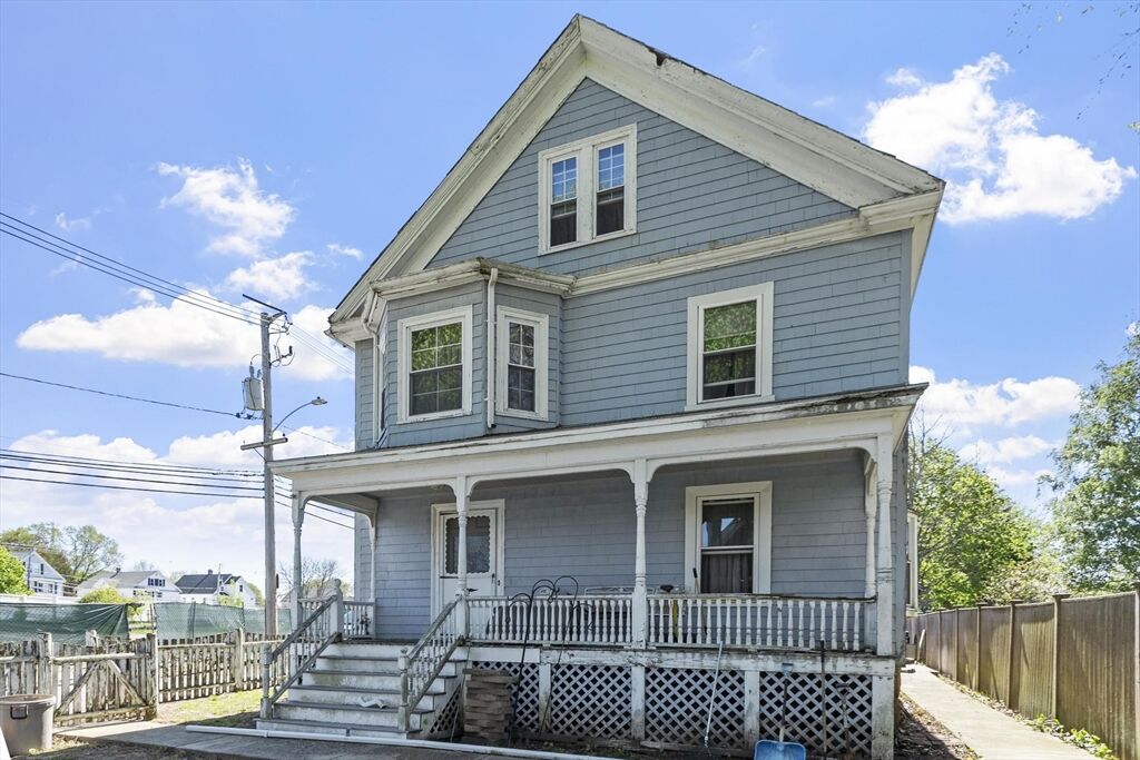 Property Photo:  3 Southwick Rd  MA 01960 