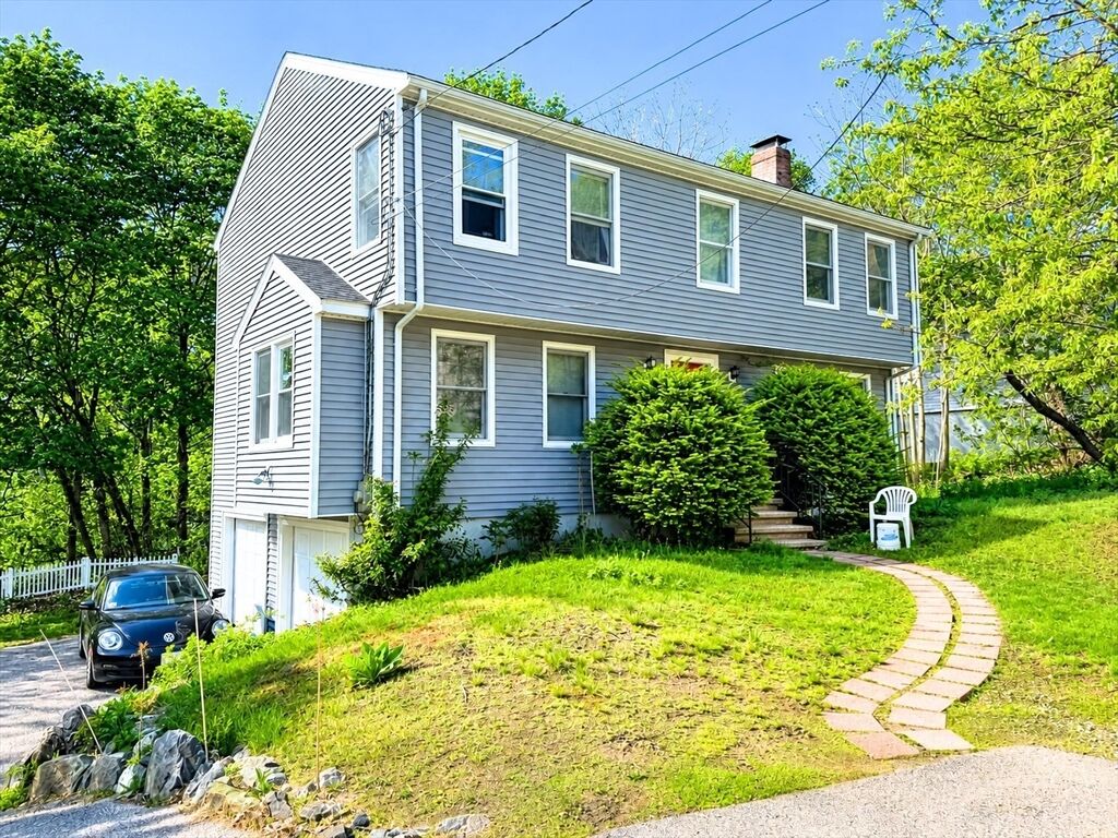 Property Photo: 14 Kings Court. MA 02474