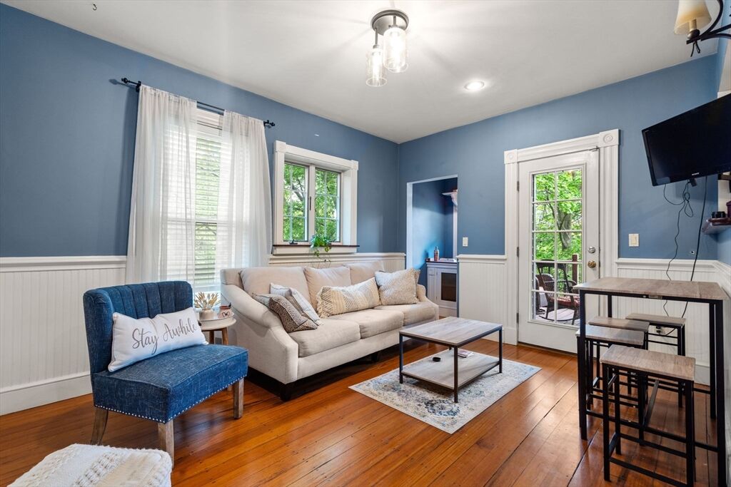 Property Photo:  301 Savin Hill Avenue 2  MA 02125 