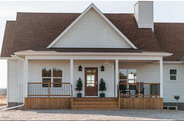 Property Photo:  33080 Range Road 61  AB T0M 1X0 