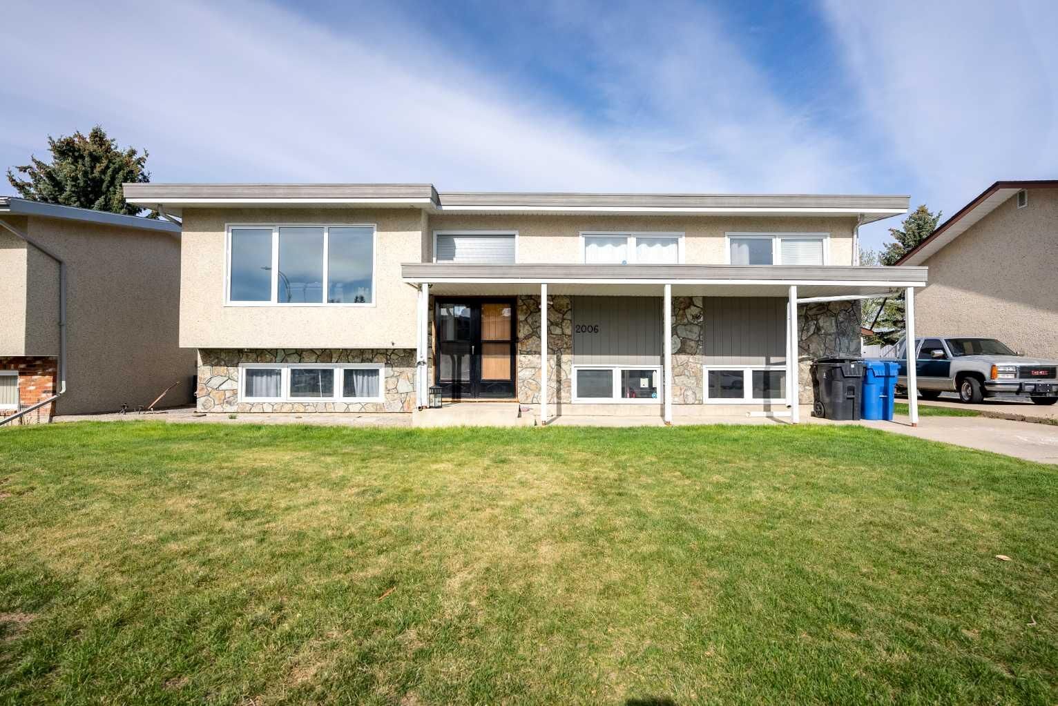 Property Photo:  2006 20 Street N  AB T1H 4B4 