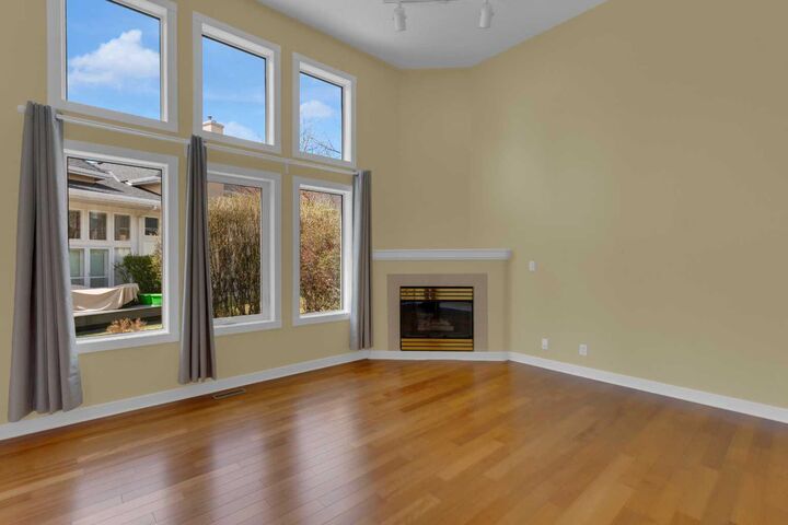 Property Photo:  87 Candle Terrace SW  AB T2W 6G7 