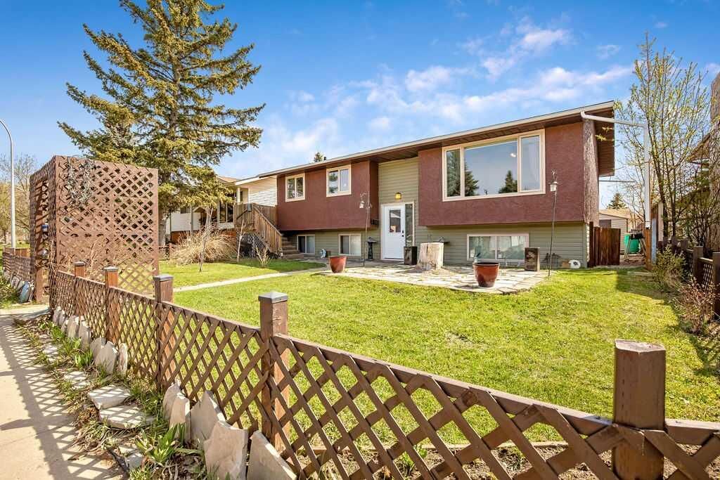 Property Photo:  13 Park Road  AB T1P 1H6 