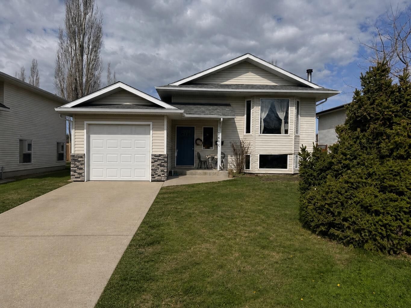 Property Photo:  2404 9 Street  AB T1M 1N5 