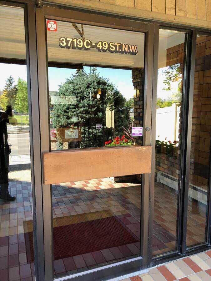 Property Photo:  3719C 49 Street NW 407  AB T3A 2E3 