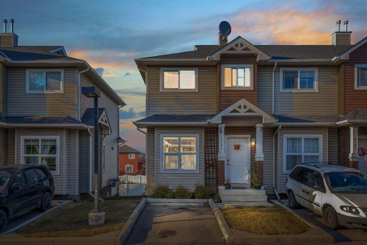 Property Photo:  111 Tarawood Lane NE 4501  AB T3J 0H1 