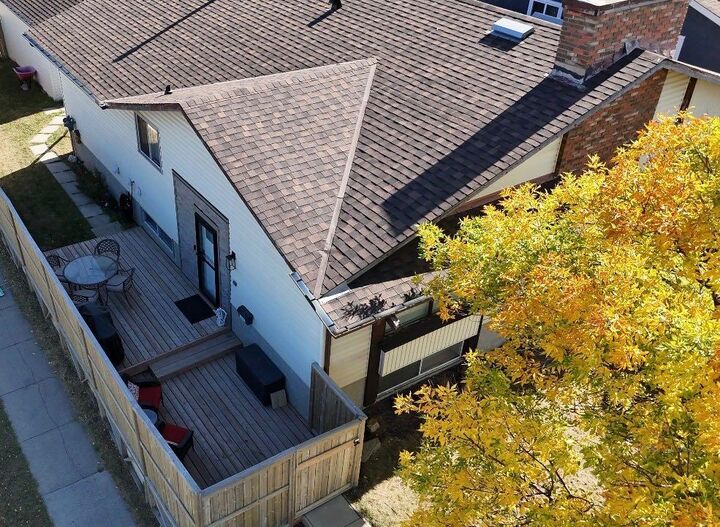 Property Photo:  8432 Berkley Road NW  AB T3K 1B4 