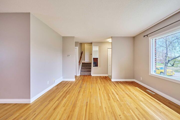 Property Photo:  612 101 Avenue SW  AB T2W 0A1 