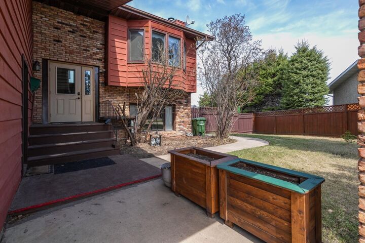 Property Photo:  4310 74 Street  AB T4V 3V3 