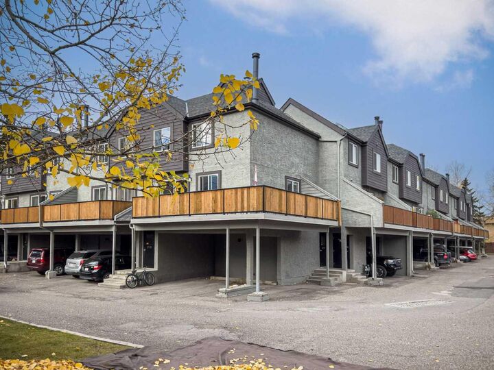 Property Photo:  1119 Railway Ave 23  AB T1W 1R4 
